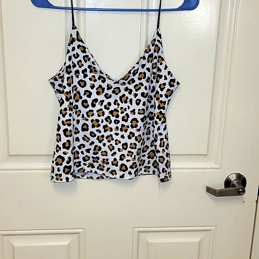 Size:L Cheetah Crop Top
